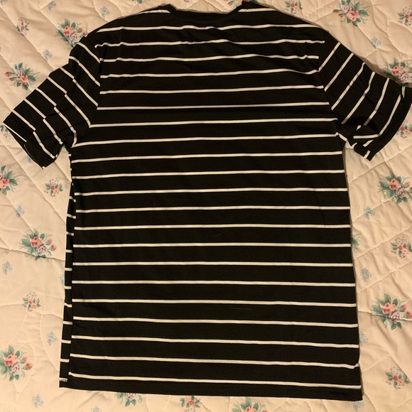 Men’s Large Shein White & Black Striped Pattern T-Shirt. - Picture 3 of 3